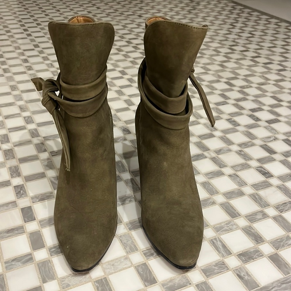 Khaki suede Banana Republic booties